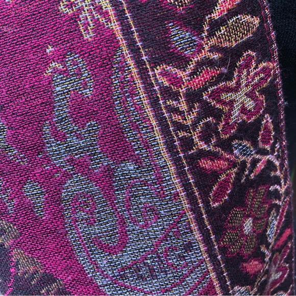 Woven Floral Metallic Wrap/Scarf 🌺🌺 - Picture 5 of 11